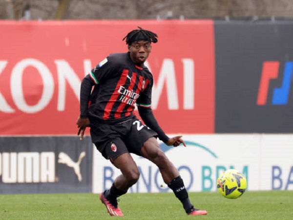 AC Milan Resmi Perpanjang Kontrak Victor Eletu hingga 2027